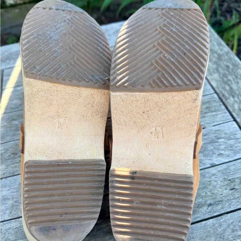 Lotta From Stockholm tan nubuck Clogs - Picture 8 of 8